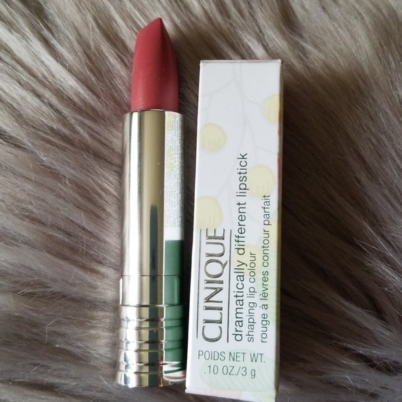 CLINIQUE DRAMATICALLY LIPSTICK - Picture 4 of 4